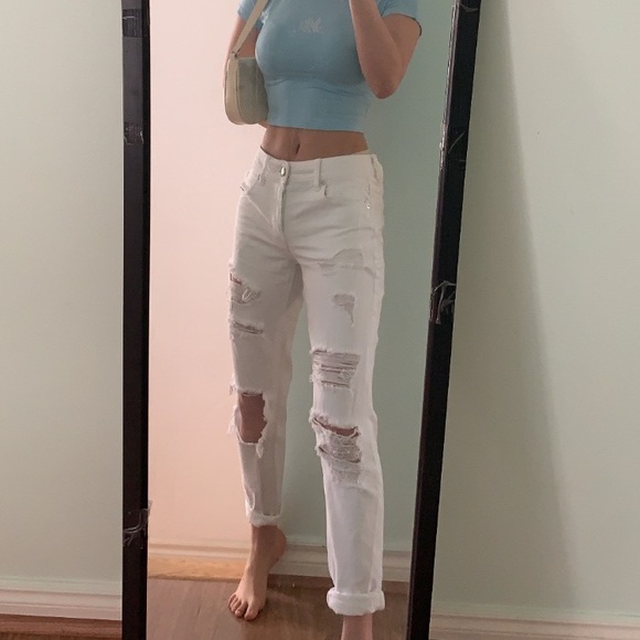 White aeo Tomgirl Jeans - Picture 2 of 4
